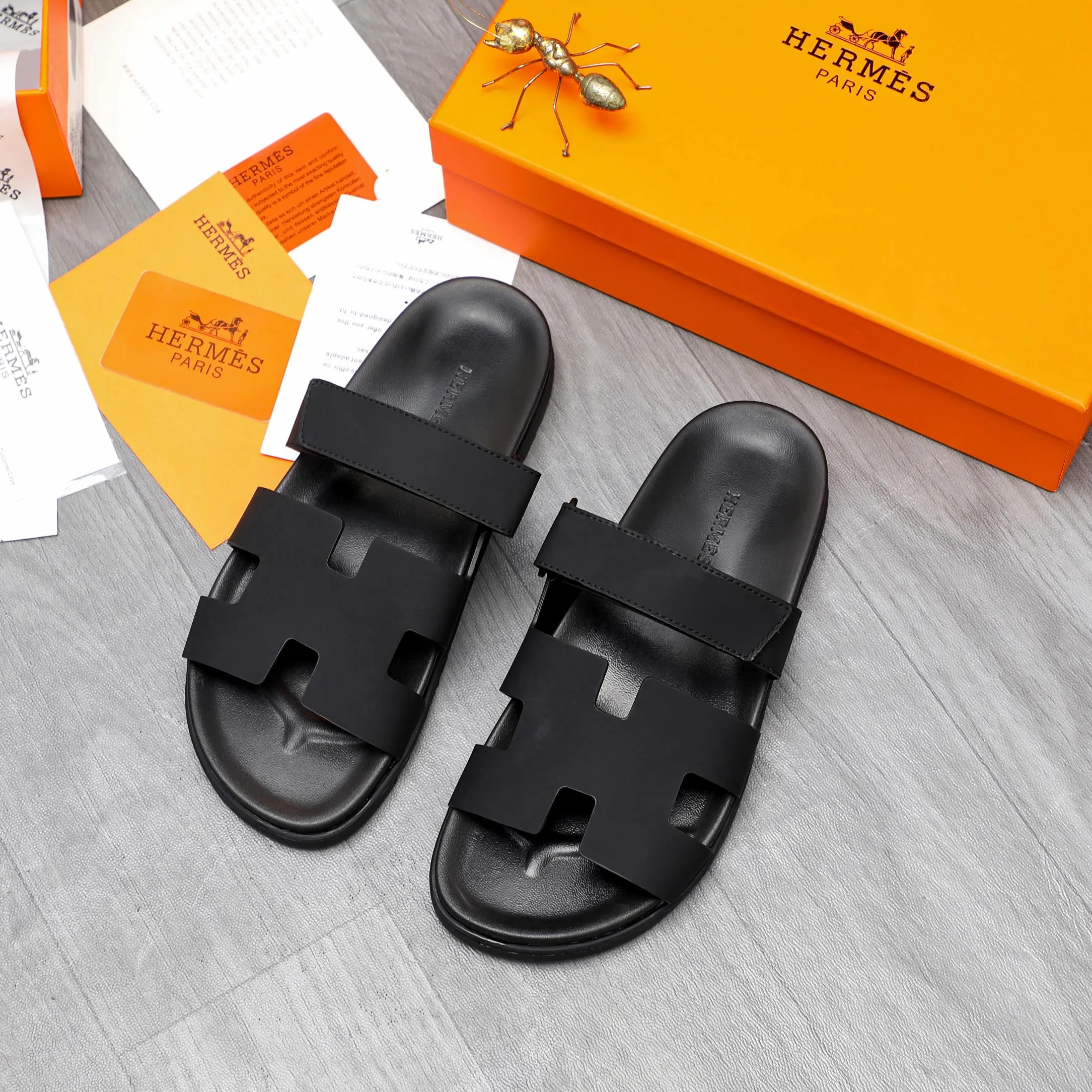 Men's shoes 💰340 Product trademark: Hermes "Hermes" Couple's slippers Regular size: 36-46 Product material: Selected matte cowhide upper, microfiber lining, original outsole